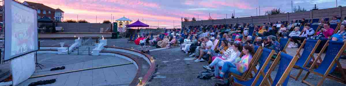 Oval Bandstand And Lawns, Cliftonville Night Cinema Credit Tourism @ Thanet District Council 501A2512