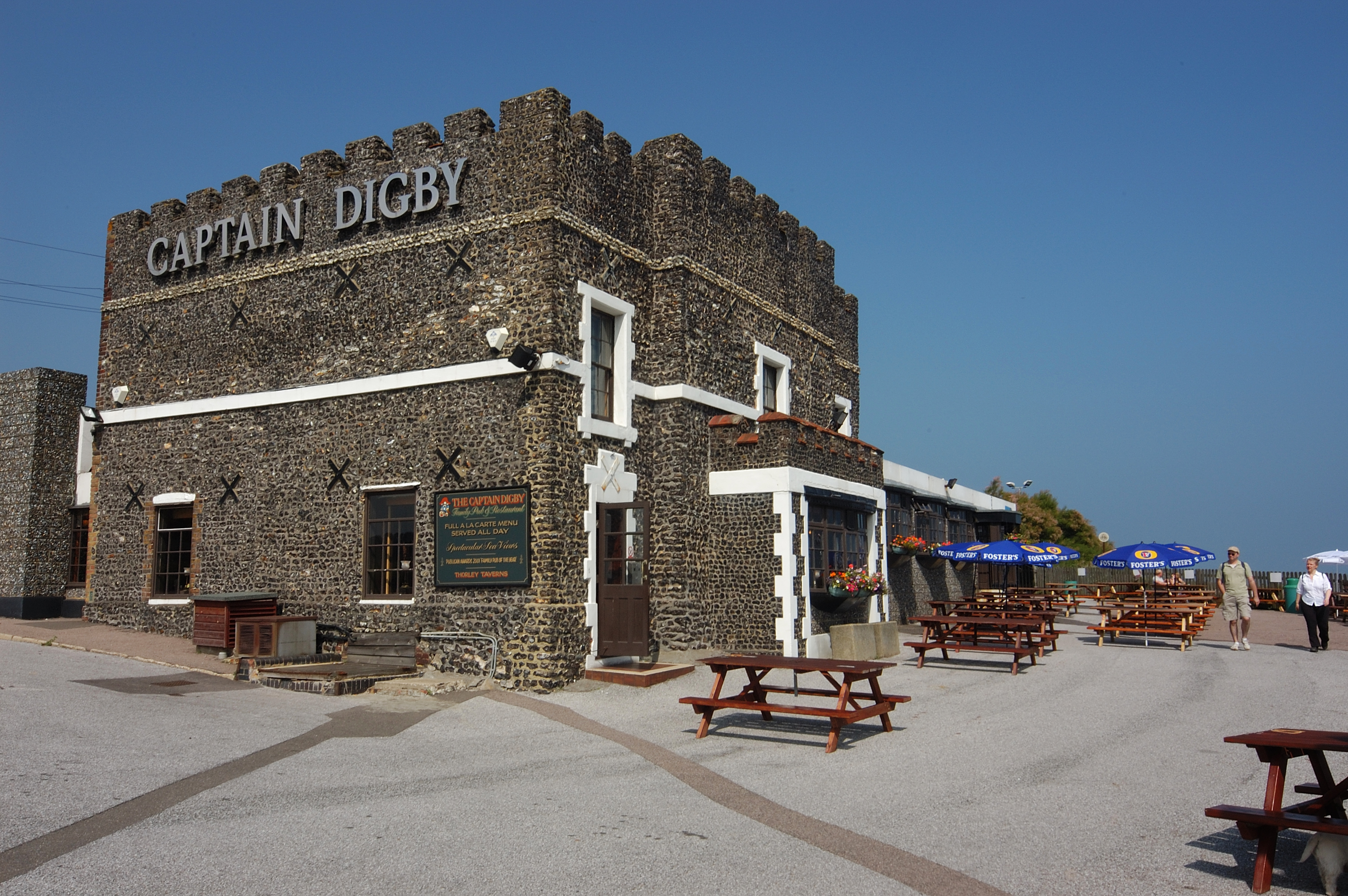 DDSC 3948 Captain Digby (L)