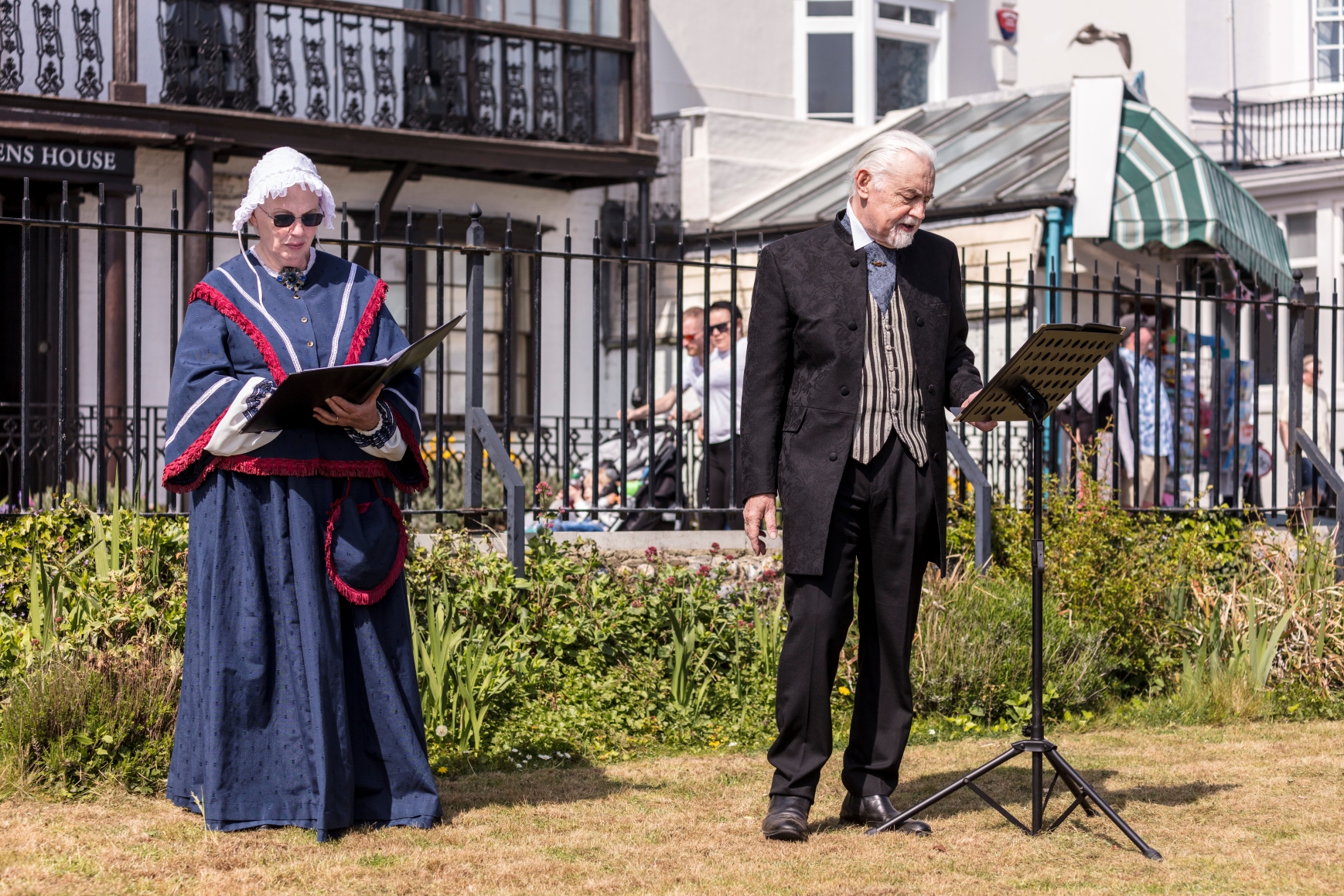 Characters Performing Outside Dickens House Museum 5 Credit Tourism At Thanet District Council