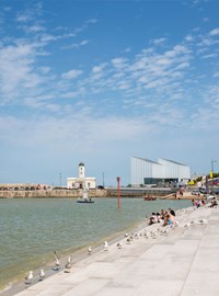 margate-beach-with-people-13.jpg
