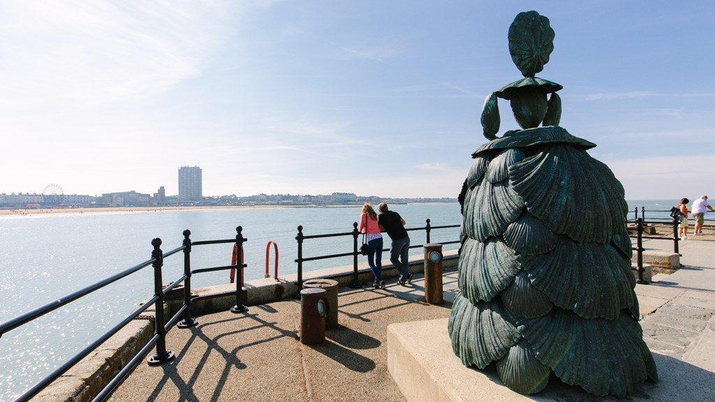 EDITED Margate Harbour Arm With Rails (7 Of 26)